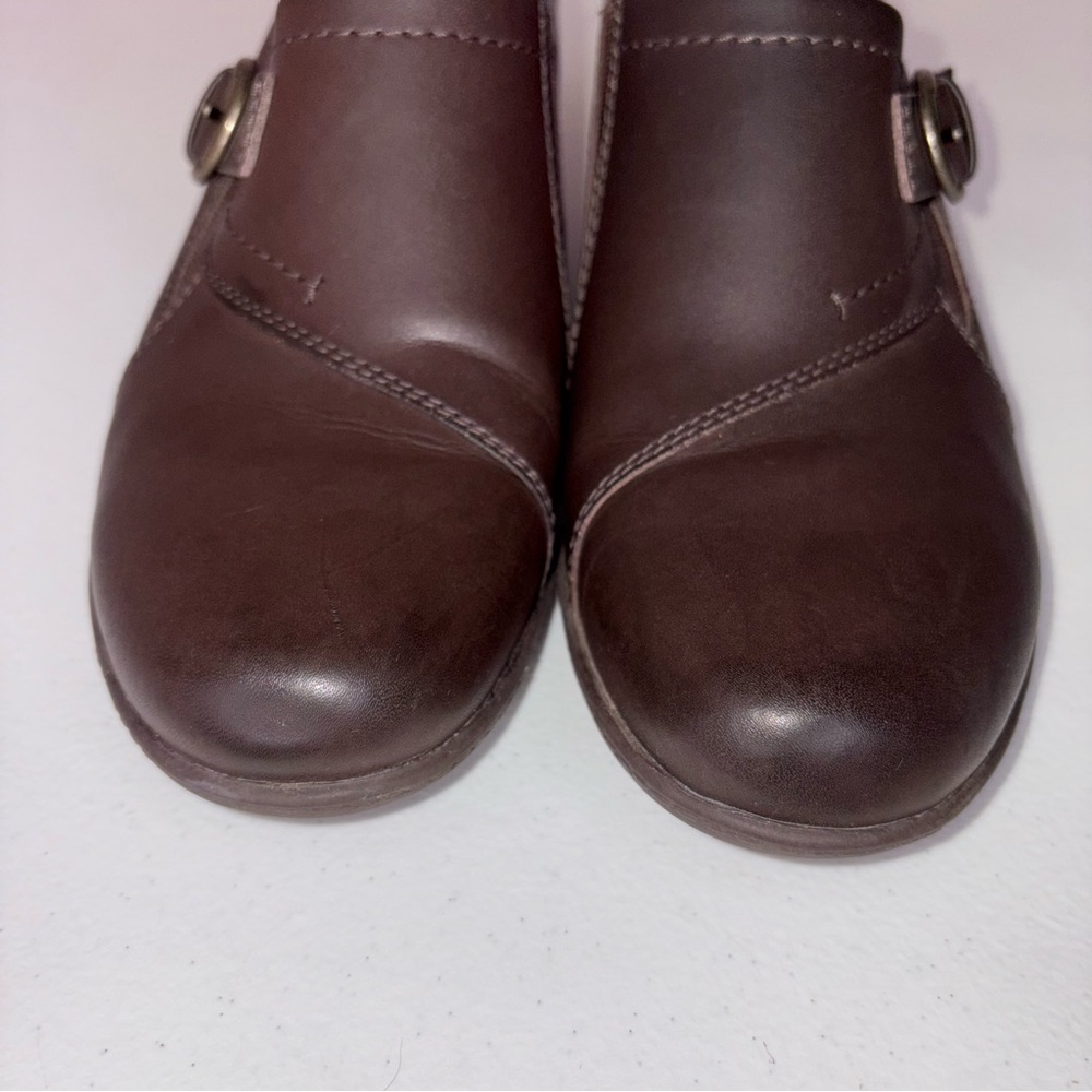 Michel M Women's Size 9 Brown Block
Heel Mules - Buckle Detail preowned - Picture 6 of 9
